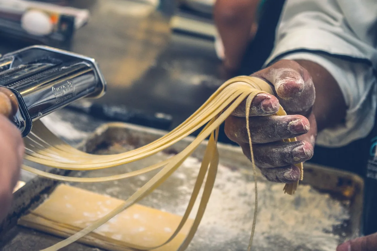 Best Cooking Classes in Florence 2026: Pasta, Tuscan Farmhouse & Markets