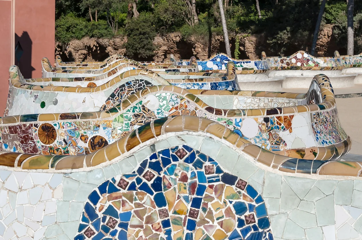 Best Time to Visit Park Güell: Crowds, Light & What to Avoid in 2026