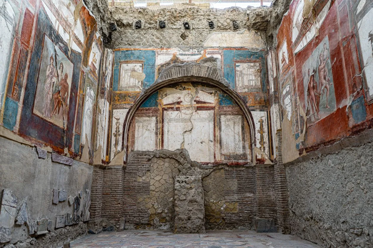 Pompeii vs Herculaneum 2026
