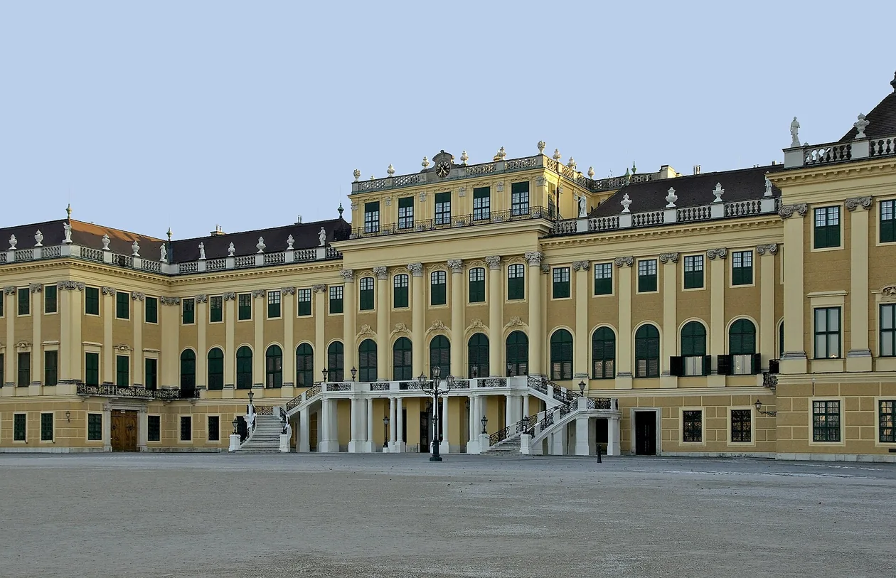 Schönbrunn Palace Tickets 2026: Prices, Time Slots & How to Book