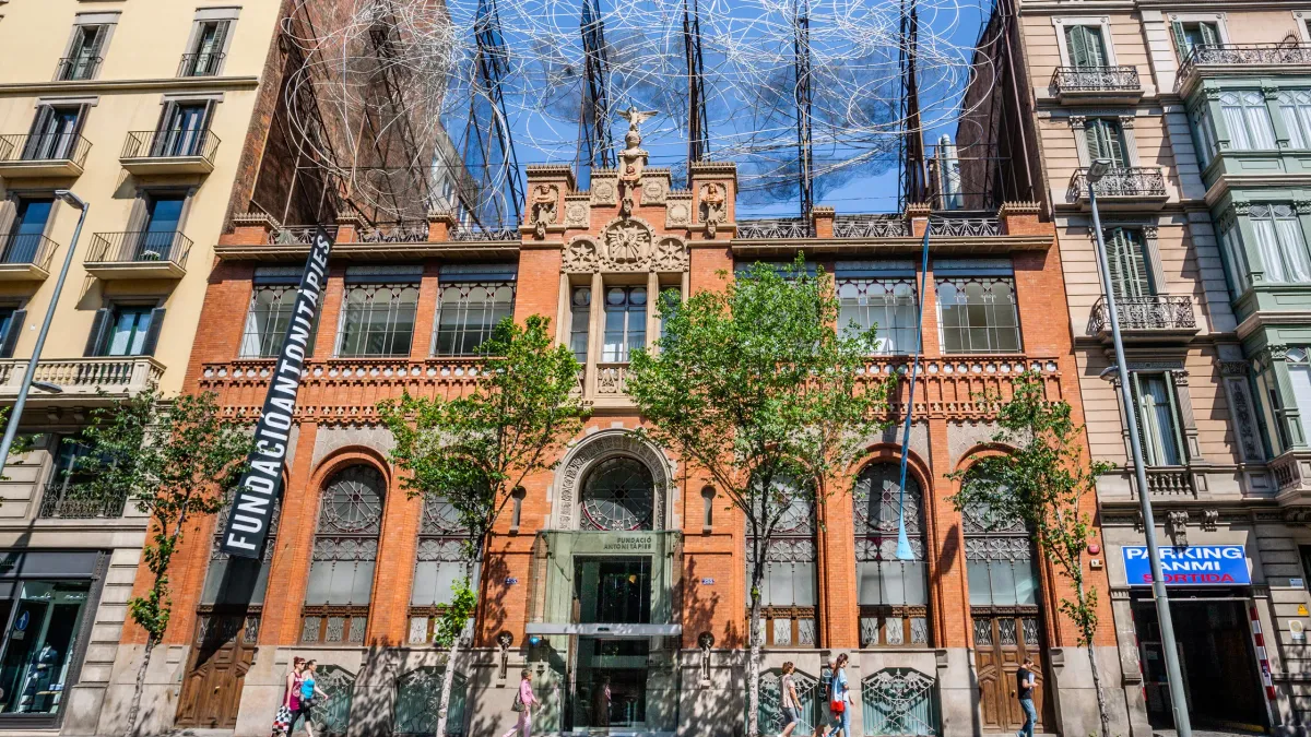 Museu Tàpies Barcelona: Is It Worth Visiting?